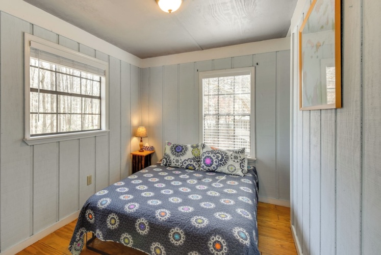 4 Bedrooms Cottage