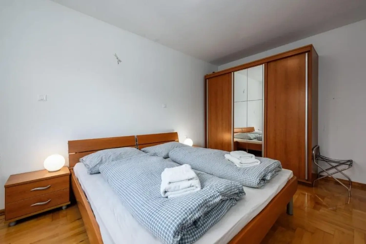 Apartment with balcony