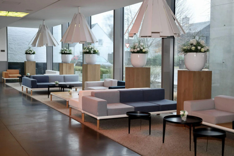 D-Hotel