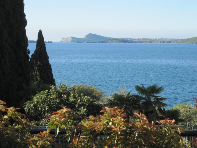 Standard Double room with lake view