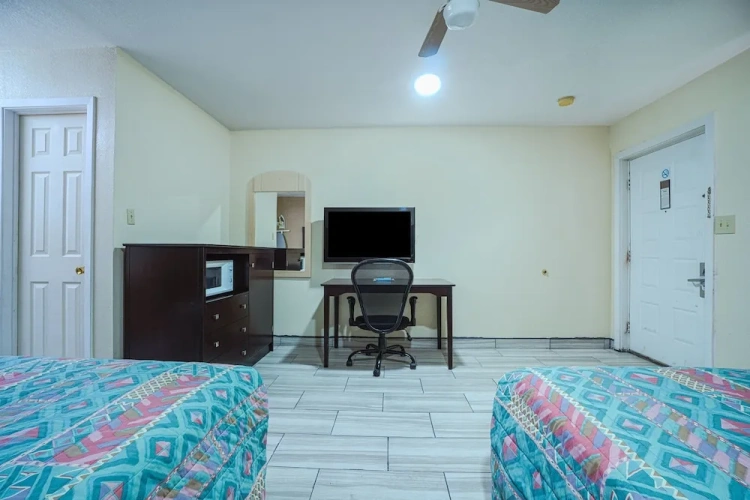 Economy Quadruple room
