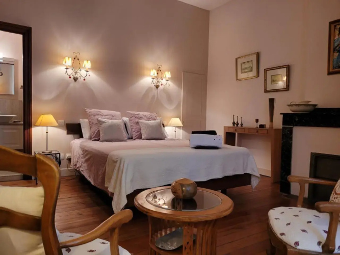 Demeure Vigneronne De Charme B&B
