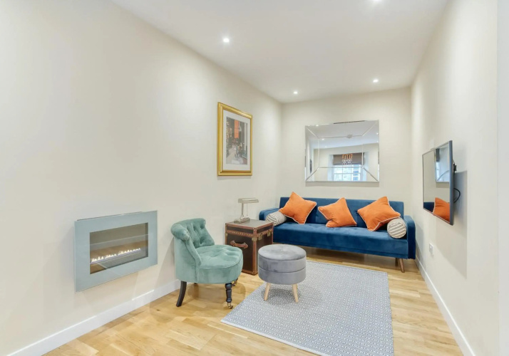 The Gloucester Lane Residence