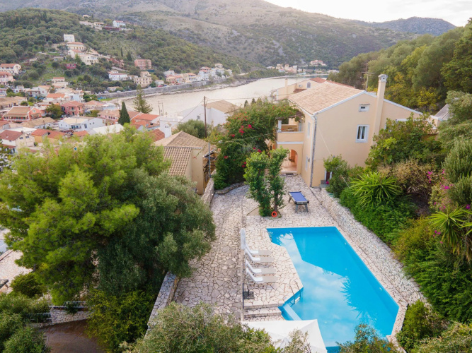 Loadstar Villas