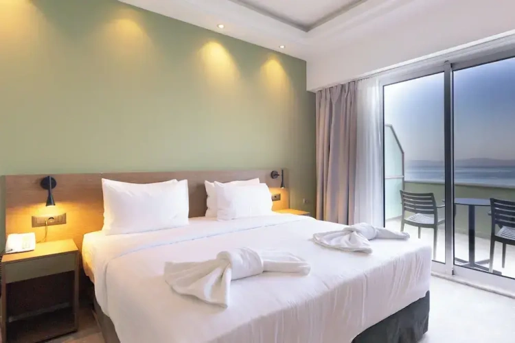 Superior Double room with balcony and with sea view