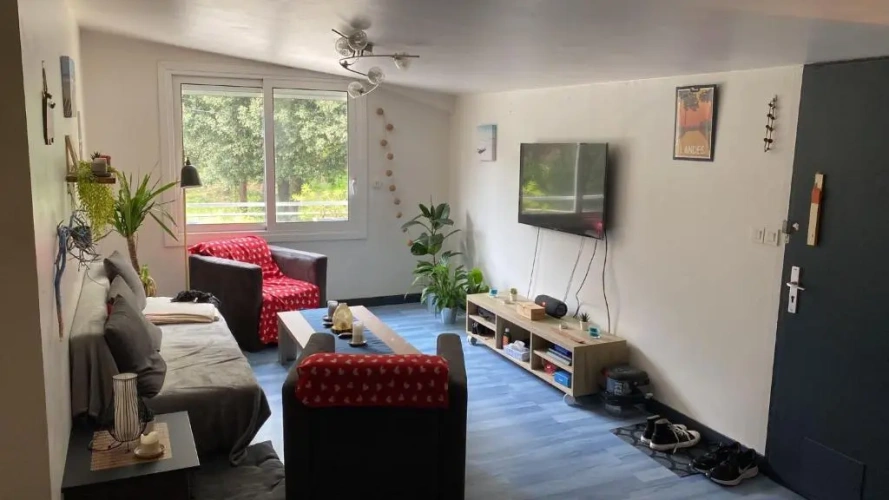 3 Bedrooms Apartment