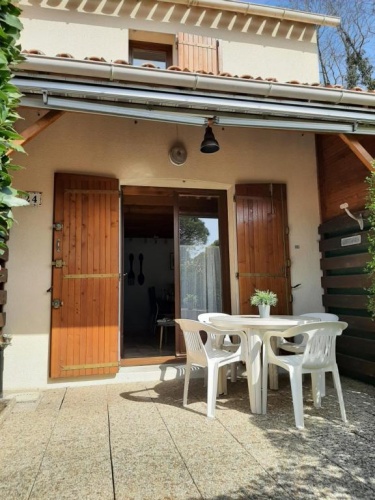2 Bedrooms Cottage