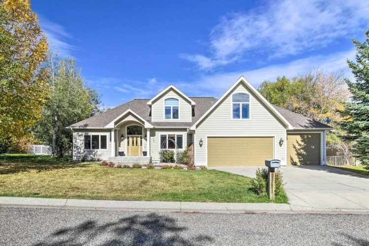 4 Bedrooms Cottage