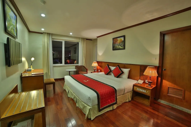 Sunny Hotel
