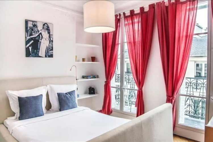 Charming Apartment With Balcony - 5 min Republique