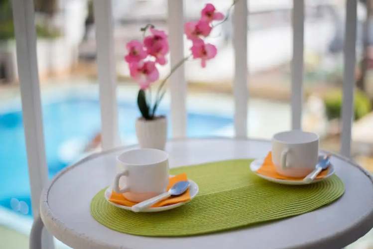 Y2E. Lovely Apartment Pool View! Close To Beach