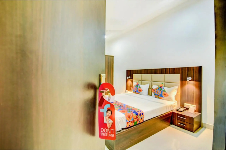 Fabhotel Solitaire Inn
