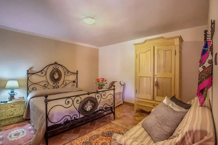 Casale Degli Ulivi 12 by Marche Holiday Villas