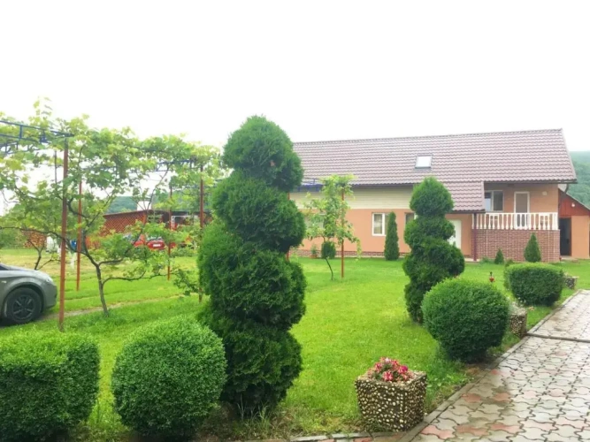 4 Bedrooms Cottage
