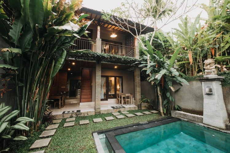 2 Bedrooms Villa