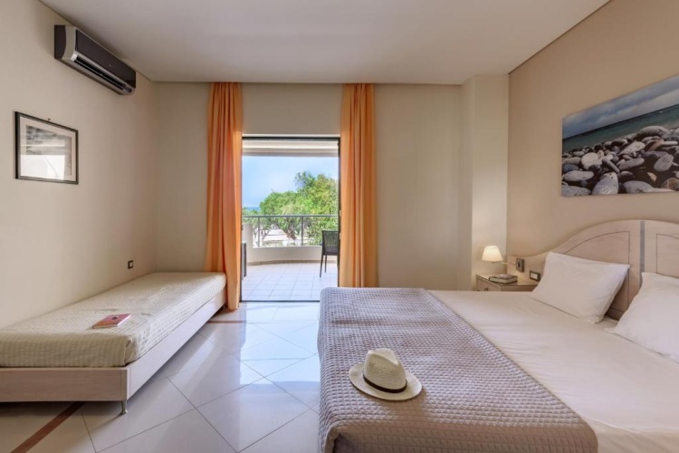 Superior Triple room