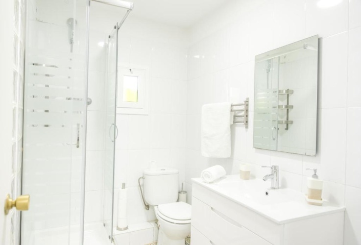 4 Bedrooms Apartment