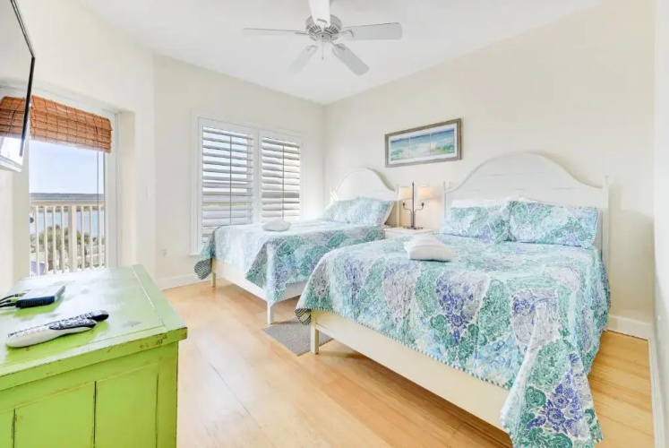 Bella Mar 202, 4 Bedrooms, Sleeps 8, Pool, Ocean Front, WiFi