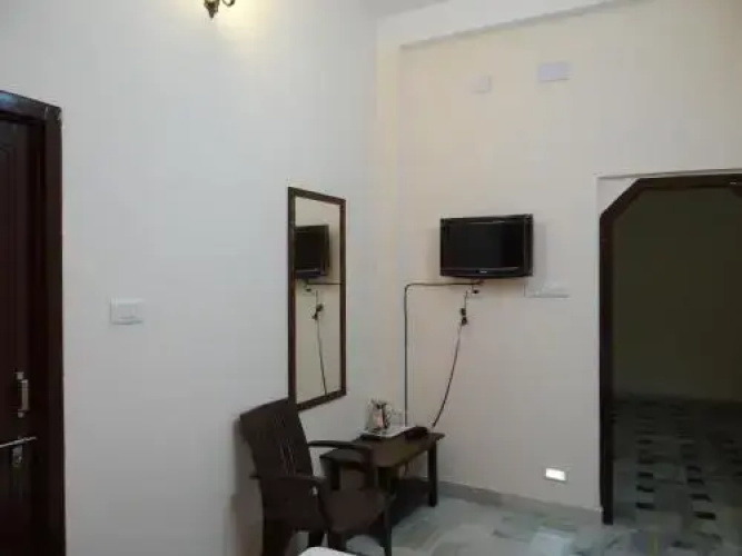 Hotel Dine 11