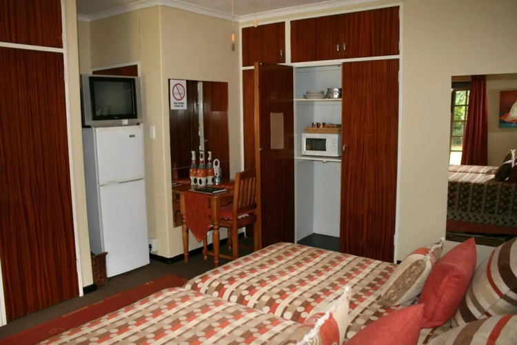 Tamboti House
