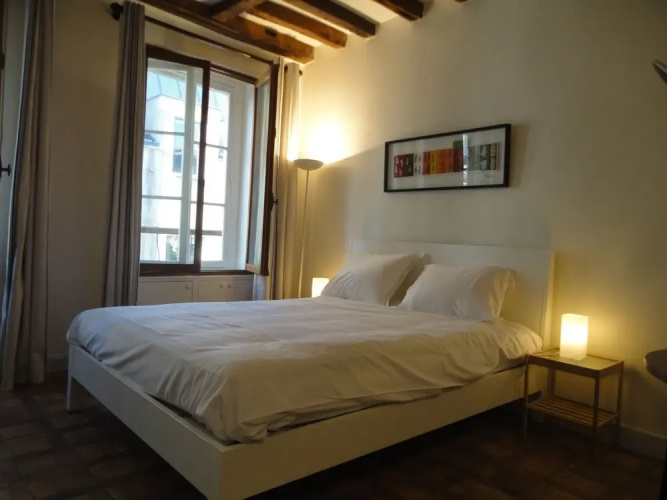 Apartments - Into Paris
