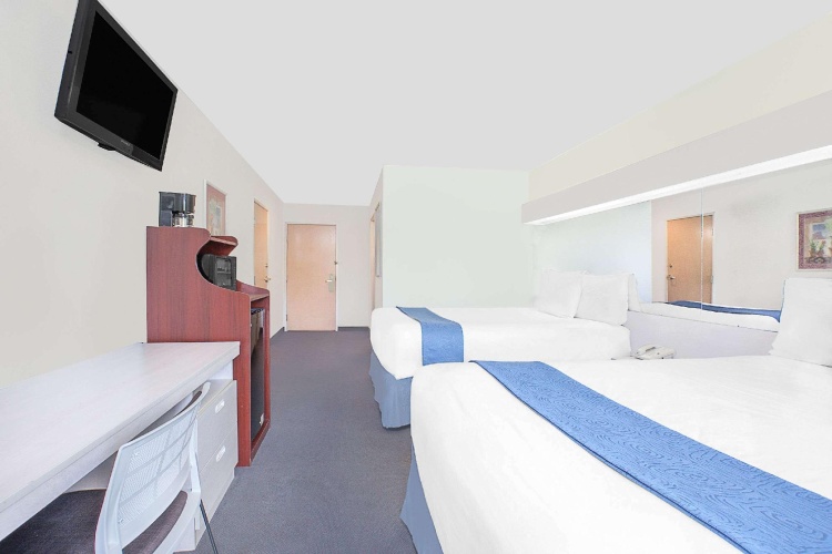 Deluxe Quadruple room