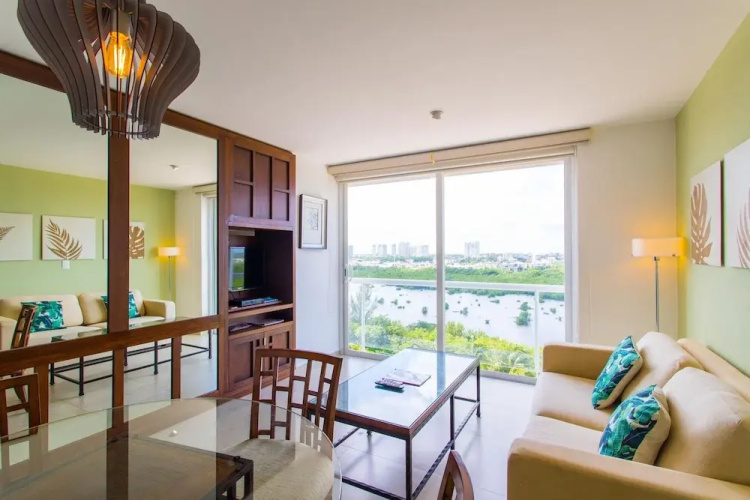 TROPICAL Beachfront 1 BDR