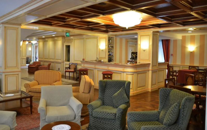 Hotel De la Ville