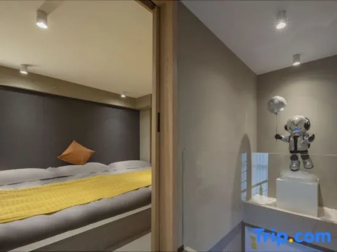 2 Bedrooms Quintuple Attic Suite
