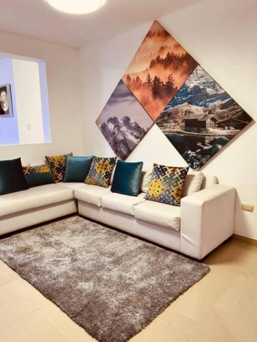 3 Bedrooms Apartment