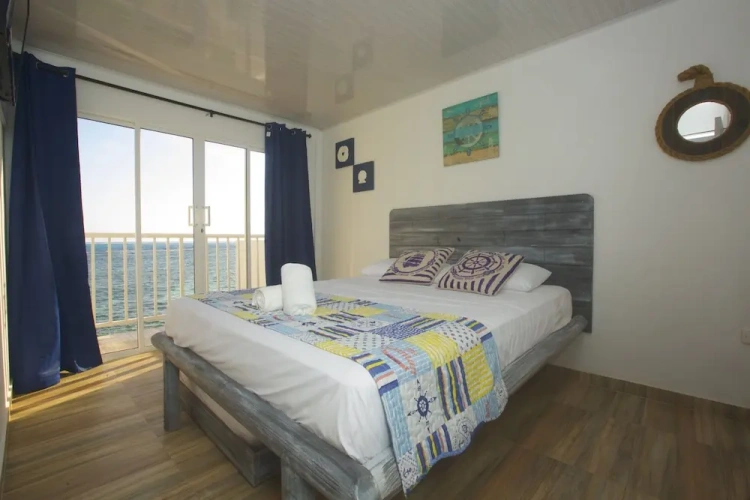 Superior room with balcony and with ocean view