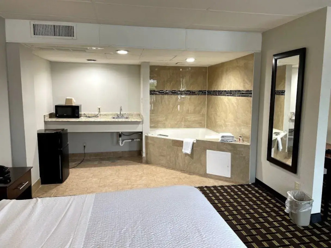 Days Inn by Wyndham Fort Wright Cincinnati Area