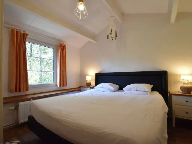 Cottage With Bubble Bath