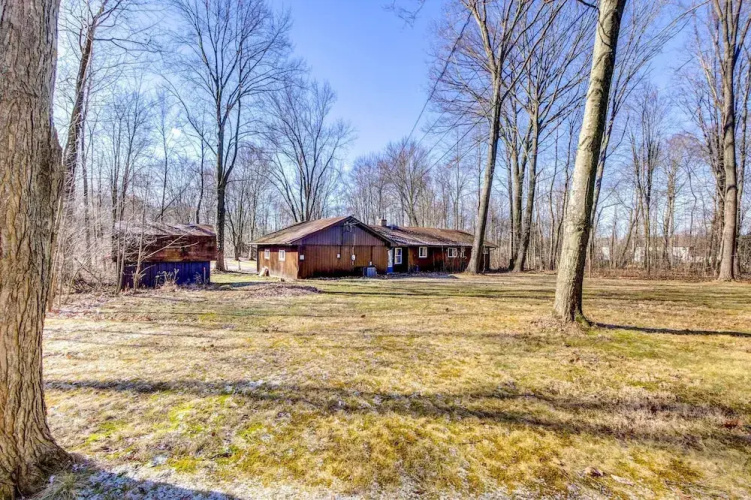 Pet-friendly Youngstown Cottage w/ Yard