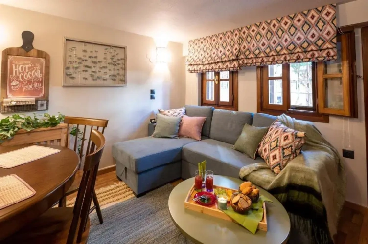 2 Bedrooms Villa
