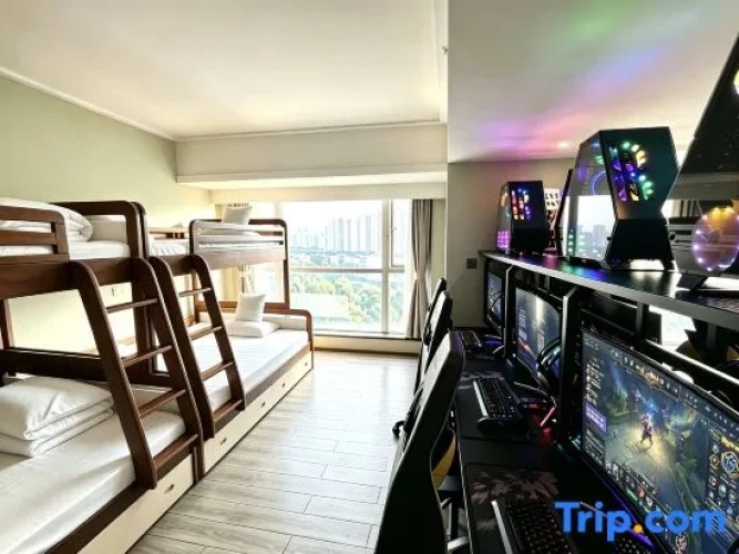 Standard Quintuple room