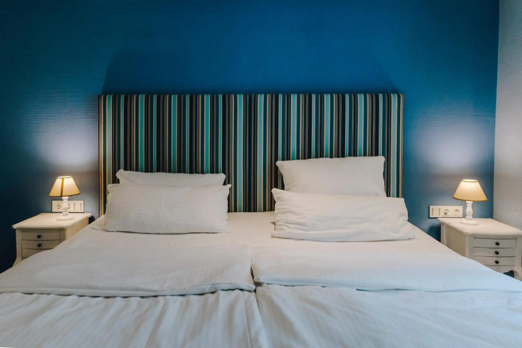 Hotel VIII