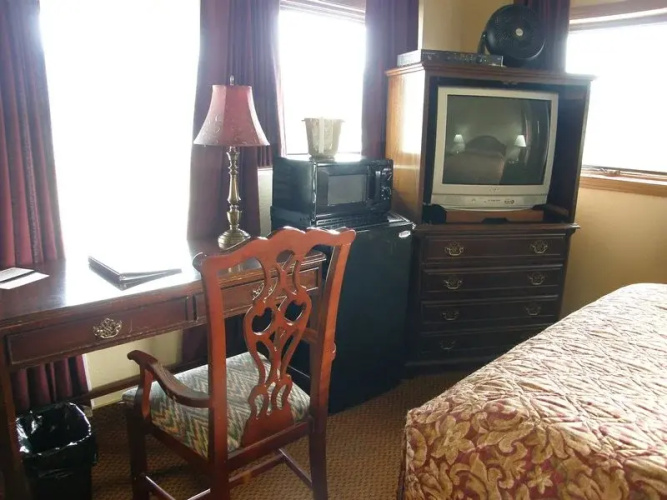 Beluga Lake Lodge