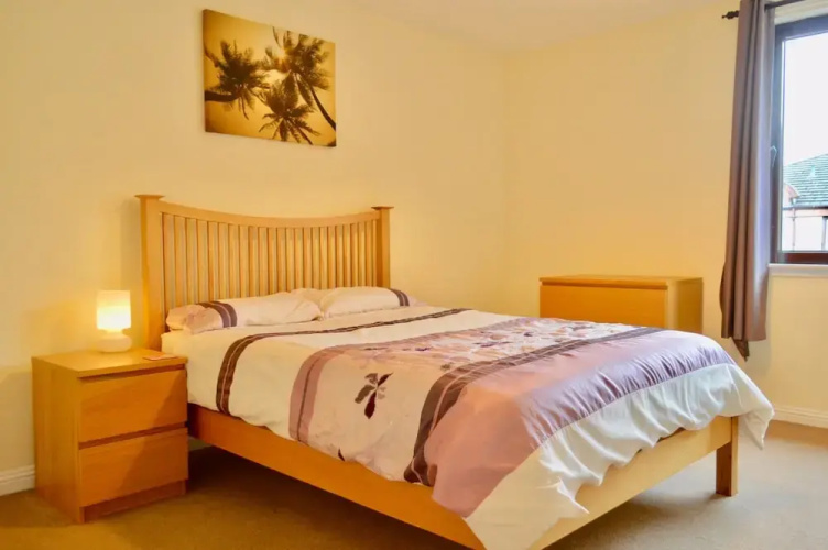 2 Bedroom Flat In Edinburgh