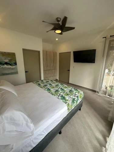 3 Bedrooms Family Cottage with garden view