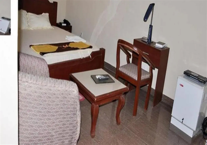 Keviz Hotel