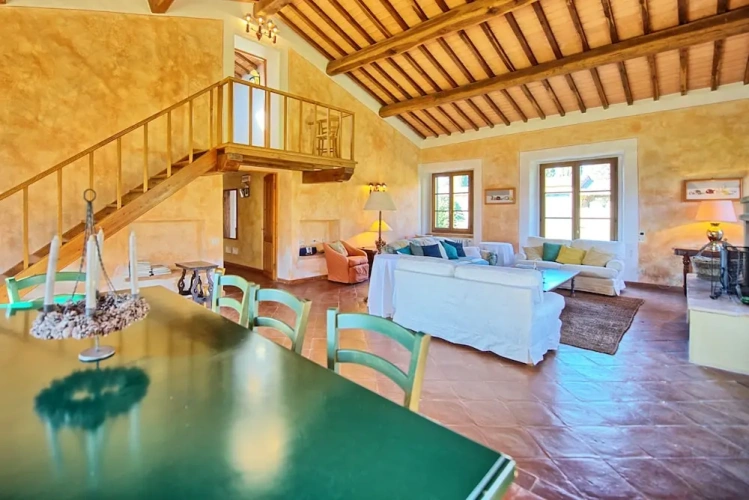 3 Bedrooms Apartment
