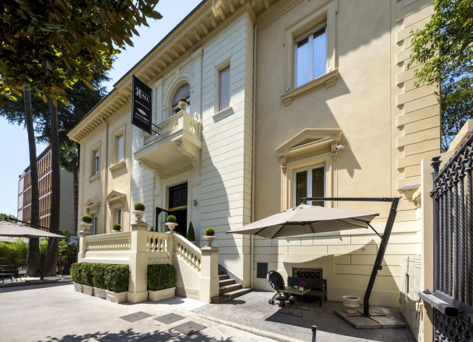 The H'All Tailor Suite Roma Over view