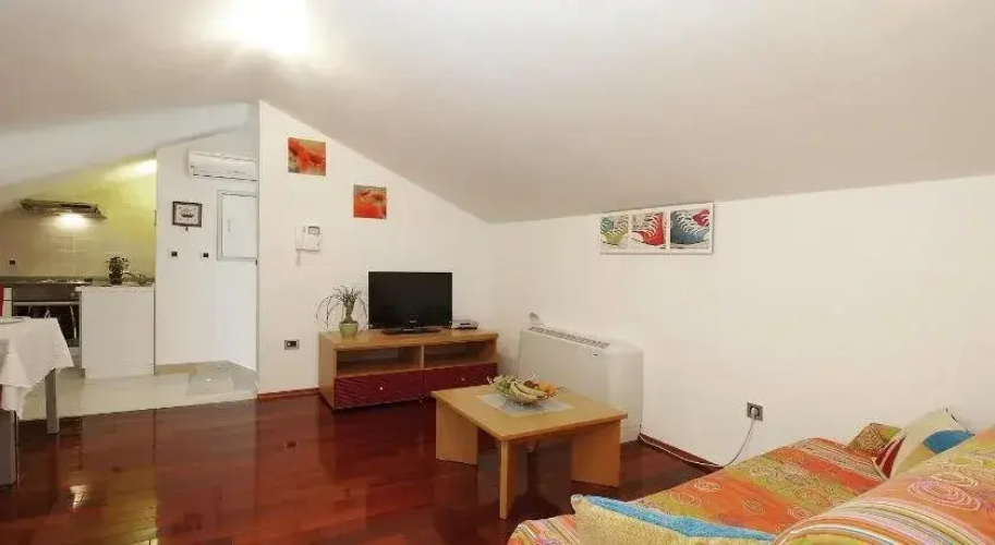 Apartments Elza