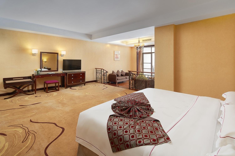 Deluxe Suite