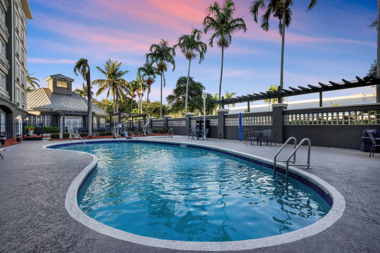 La Quinta Inn & Suites by Wyndham Miami Airport West photo 15