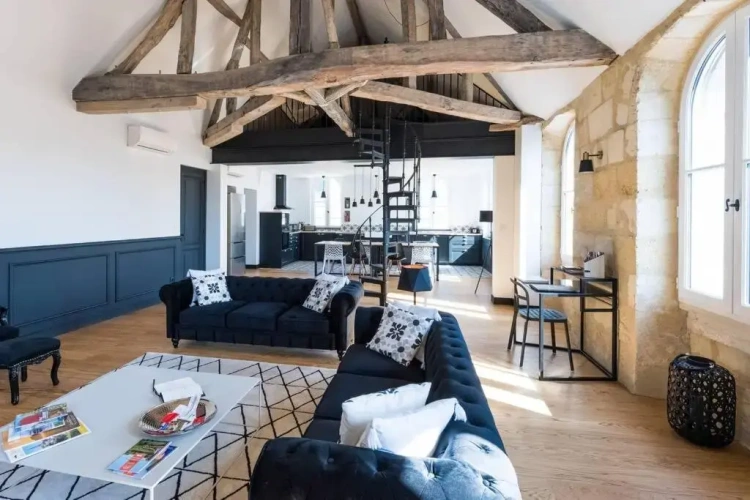 3 Bedrooms Apartment