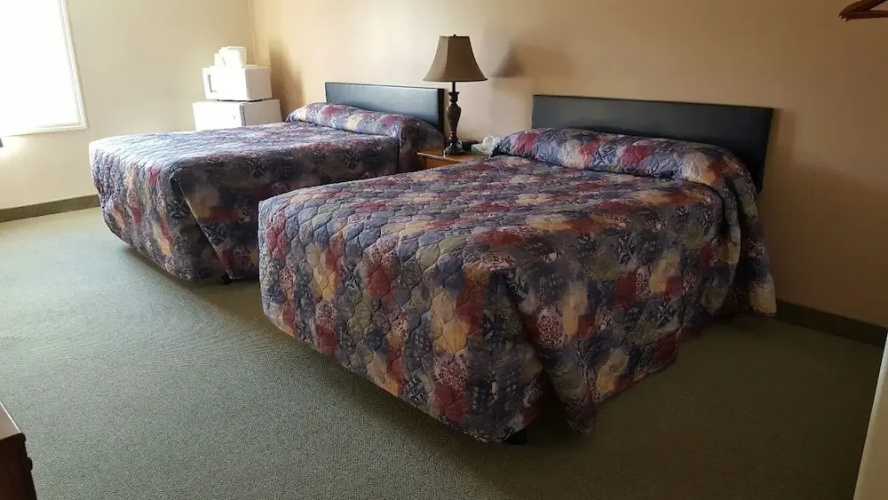 Eagle's Lodge Motel