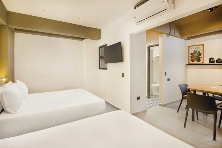 Hotel Attic 33