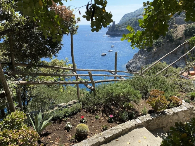 3 Bedrooms Villa with balcony